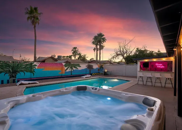 Holiday home Girls Getaway Haven Outdoor Bar W Pool & Hot Tub Scottsdale