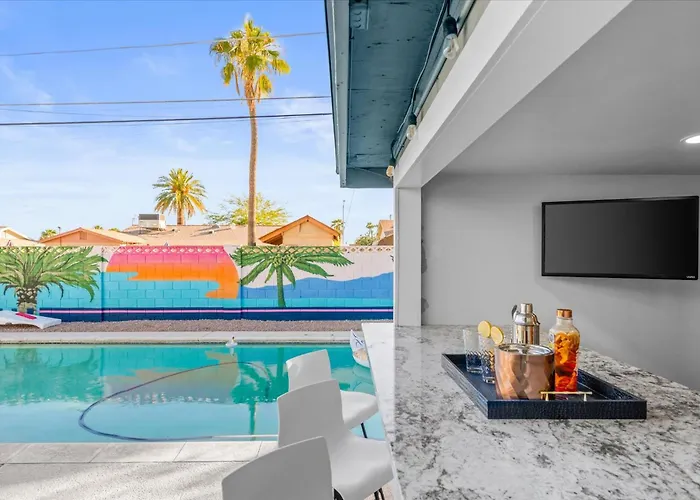 Holiday home Girls Getaway Haven Outdoor Bar W Pool & Hot Tub Scottsdale