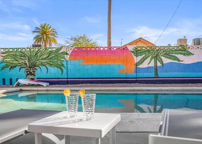 Girls Getaway Haven Outdoor Bar W Pool & Hot Tub Holiday home *